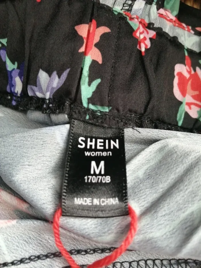 Jupe plissée noire motifs fleurs élastique à la taille / shein / (M) - photo numéro 4