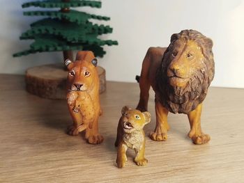 PAPO famille lion Figurine animal de la savane