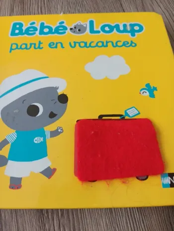 Bébé loup part en vacance
