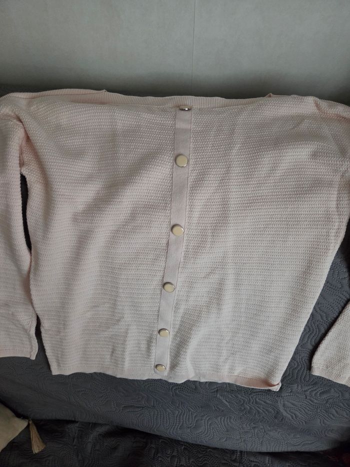 Pull léger cache cache - photo numéro 3