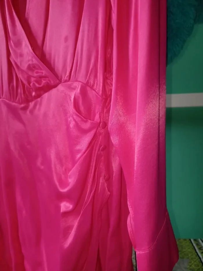 Robe fushia satiné Taille 38 Primark - photo numéro 3