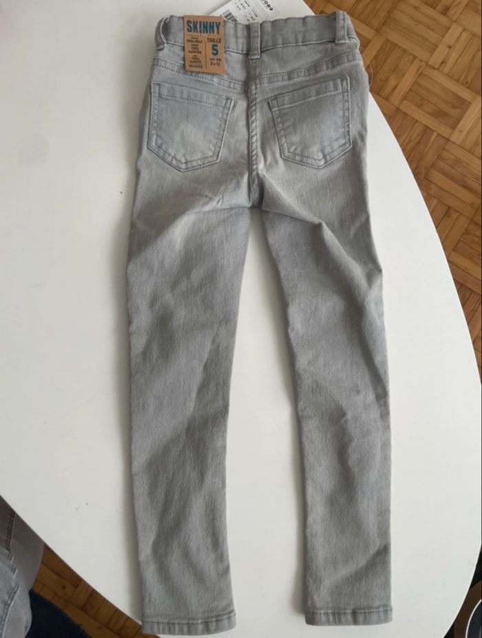 Jean skinny neuf gris taille 6 ans Gemo - photo numéro 2