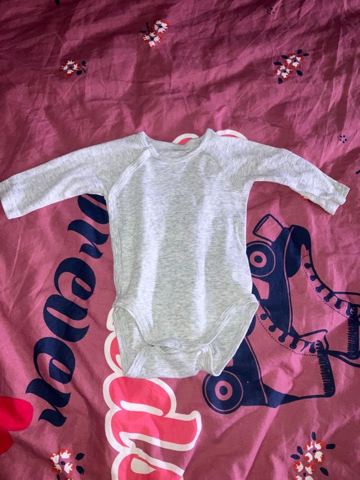 Lot 4 bodies blanc gris - photo numéro 2