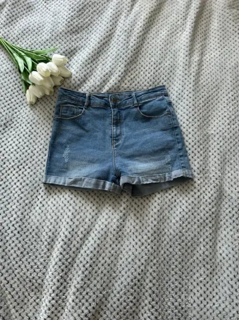 Short en jean en XS (14 ans)