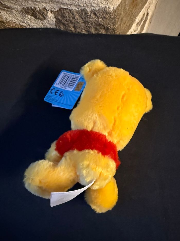 Mini peluche Winnie l’ourson Disney - photo numéro 4