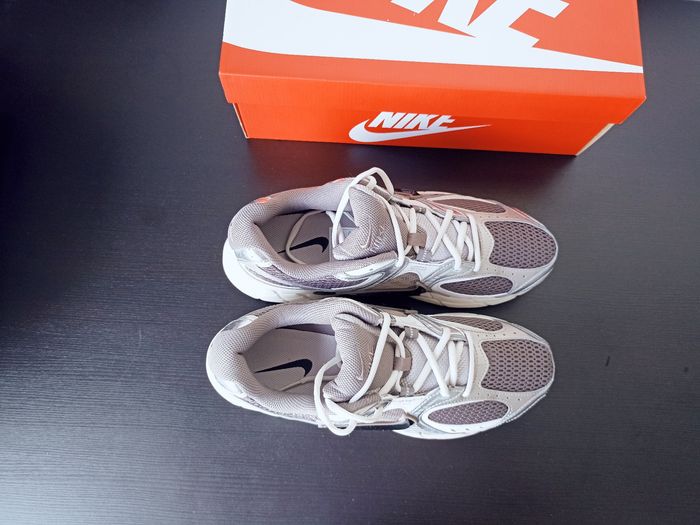 Nike V5 RNR – Taille 44 – Neuves & Authentiques - photo numéro 7