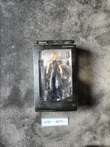 Final fantasy play arts cloud strife
