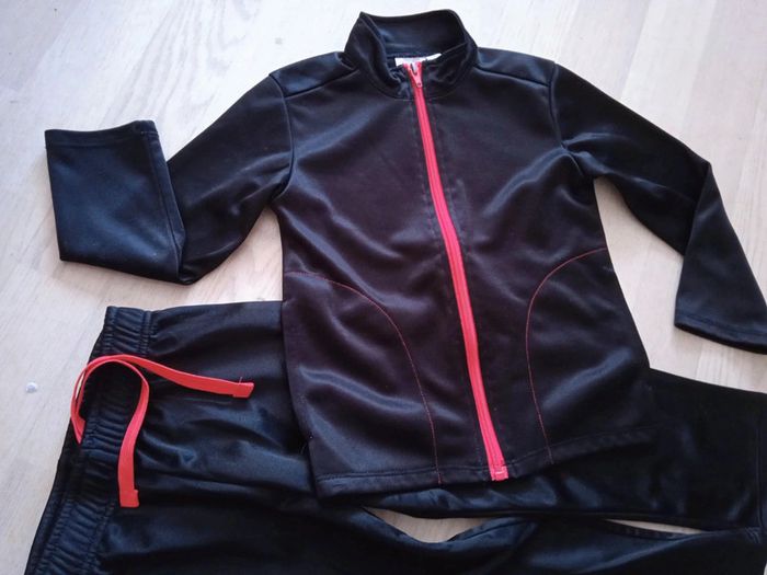 Ensemble de survêtement ou jogging noir et rouge ITS T. 4 ans - photo numéro 2