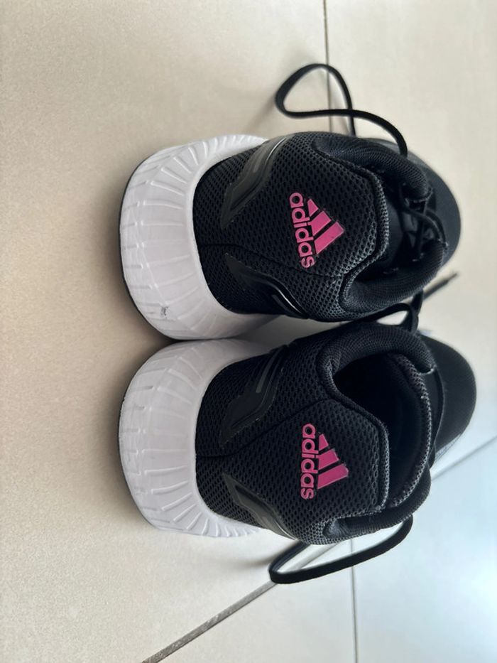Basket Adidas taille 36 - photo numéro 2