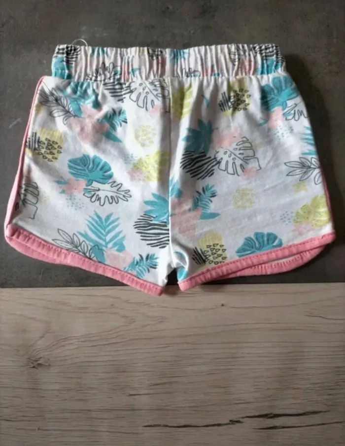 Shorts 9 mois ( 71 cms) - photo numéro 4