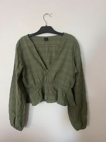 Blouse col v