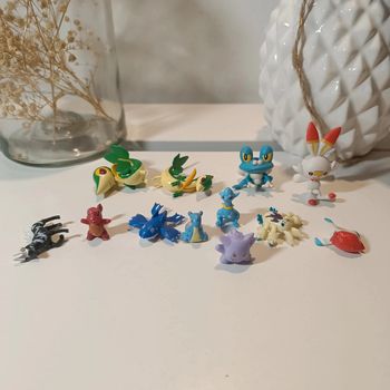 Pokémon lot de 12 mini figurines