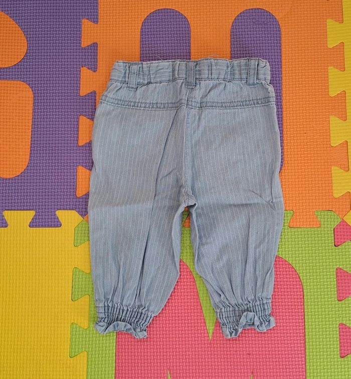 Pantalon bleu clair fleurs, la compagnie des petits, taille 6 mois (68 cm) - photo numéro 2