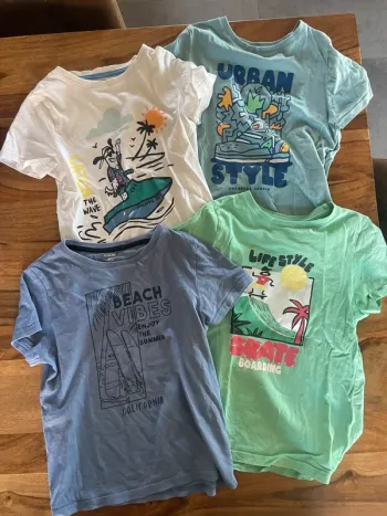 Lot 4 t-shirt et 1 polo