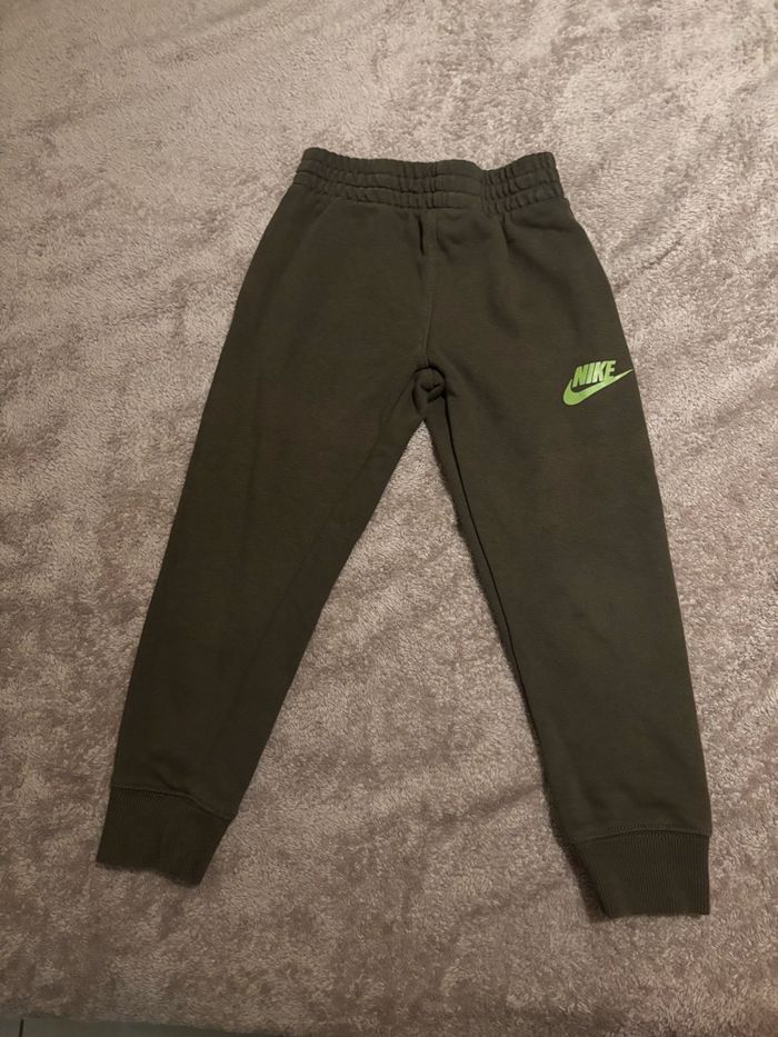 Ensemble NIKE kaki - photo numéro 3