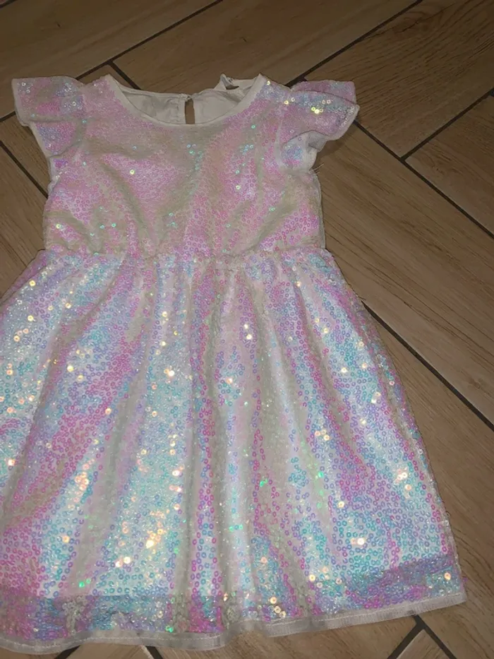 Robe à sequins - photo numéro 2