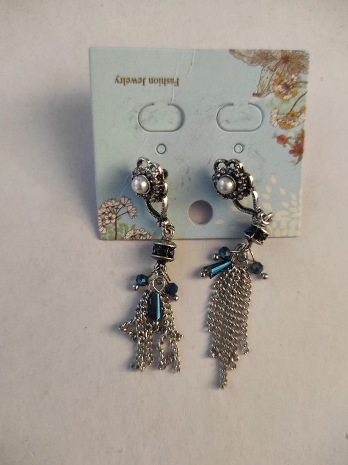 Boucles d'oreilles fantaisie neuves - photo numéro 2