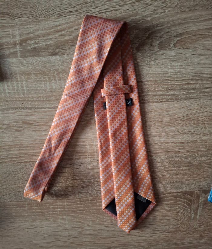Cravate orange - photo numéro 2