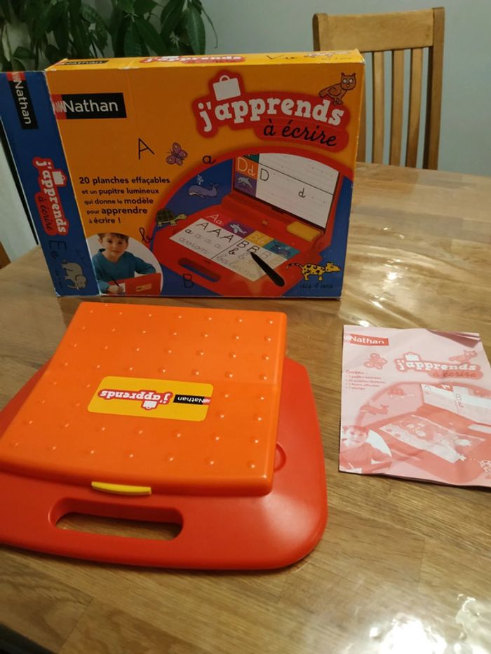 J'apprends à écrire Nathan