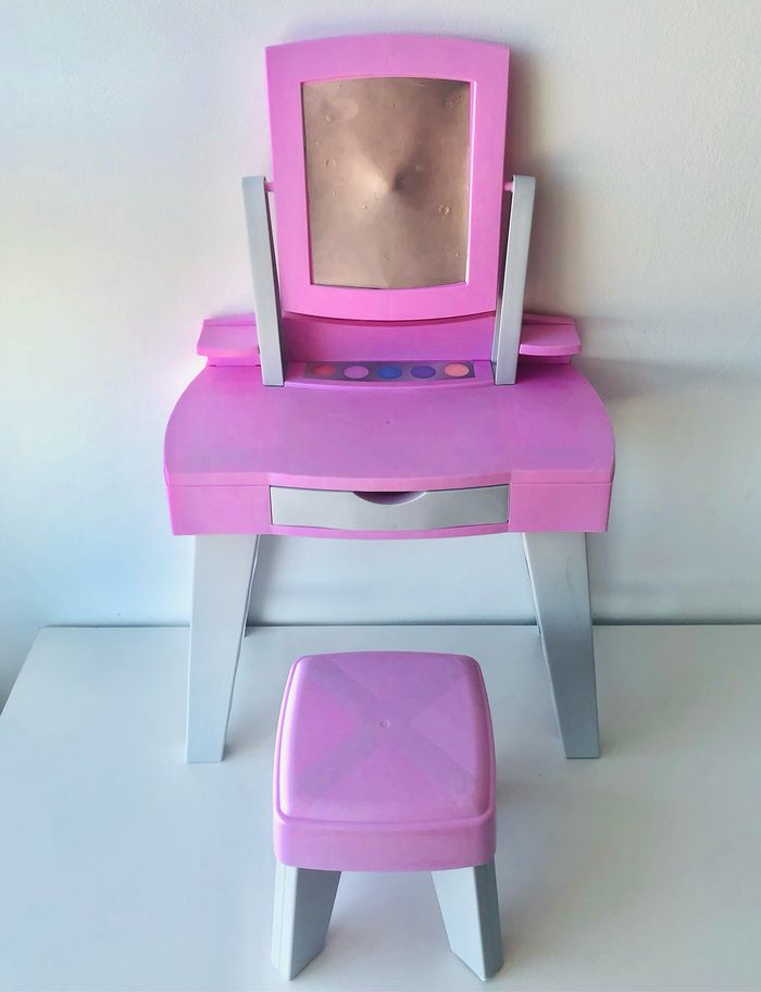 Coiffeuse sur pied avec tabouret