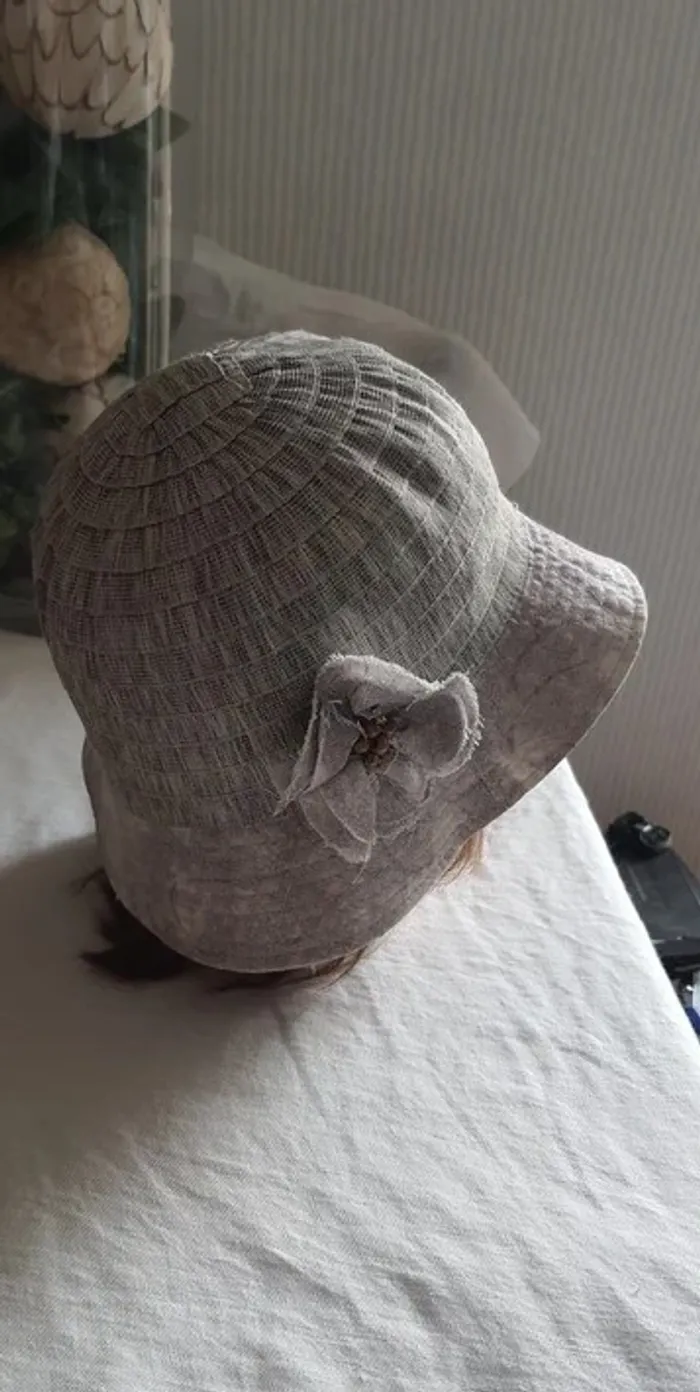 Bob femme "1930" Gris moucheté+ fleur - photo numéro 2