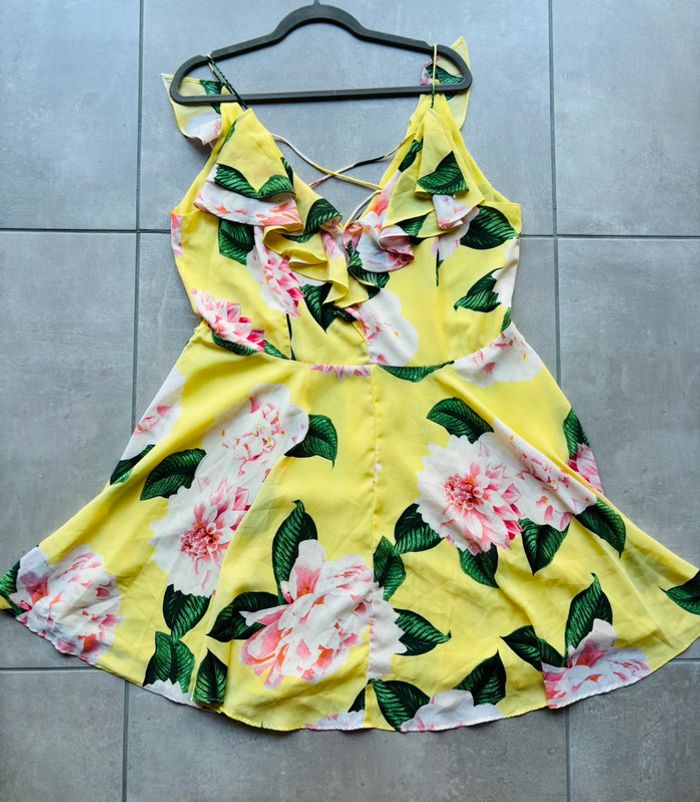 Magnifique robe fleurie jaune New Look neuve