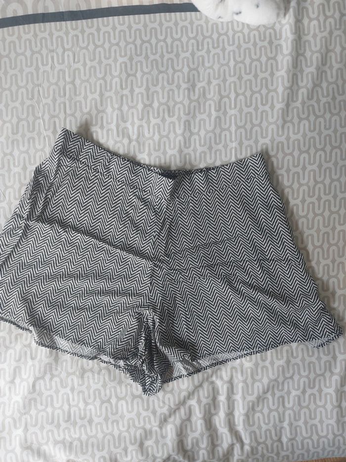 Short noir et blanc