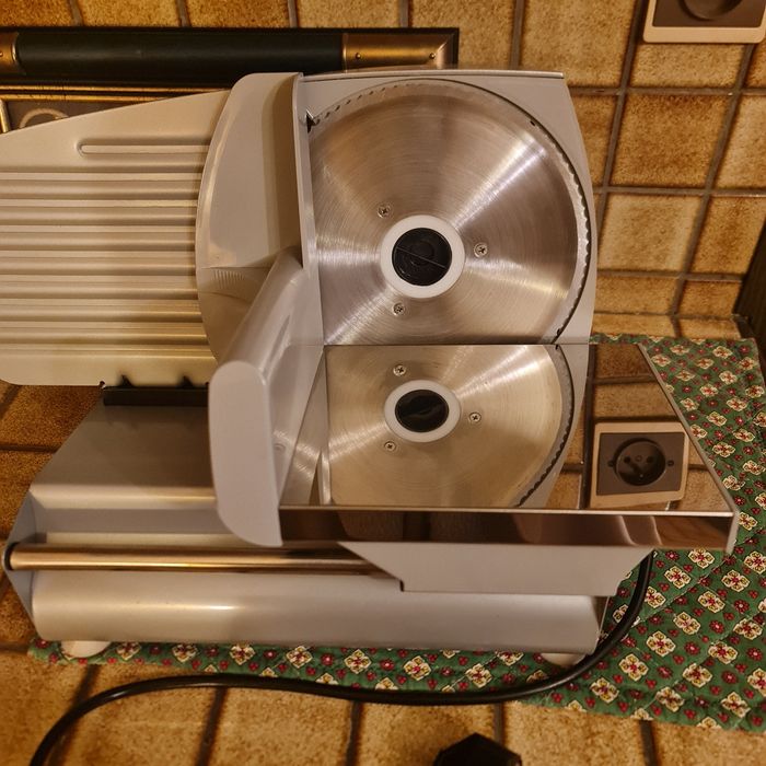 Trancheuse électrique, Severin en très bon état. - photo numéro 3