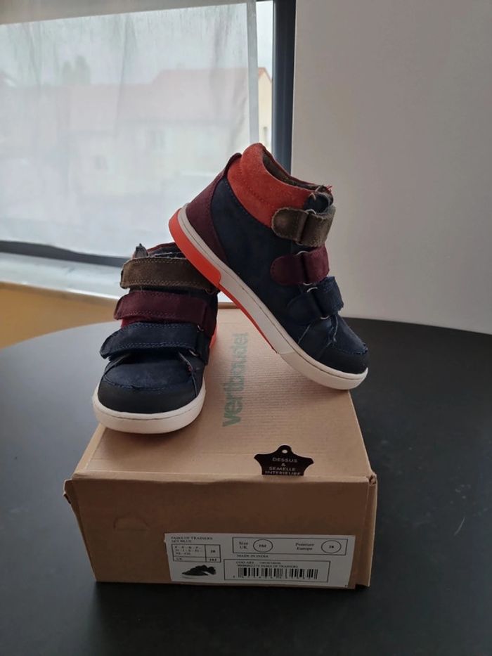 Baskets tout cuir véritable pointure 28 - photo numéro 2