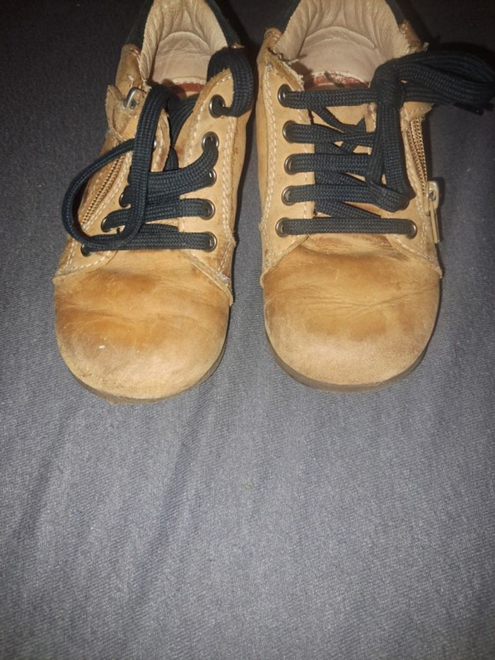 Baskets taille 24 - photo numéro 2