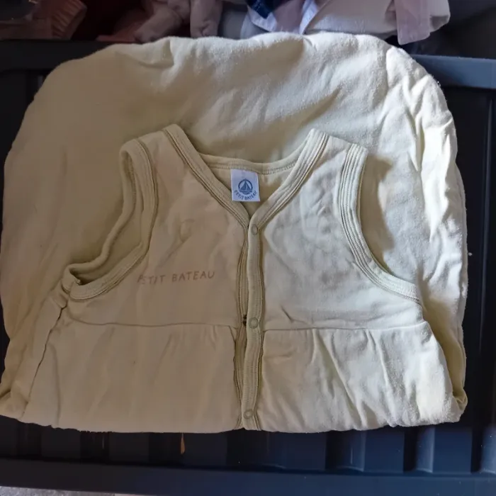 Lot vêtements 1 mois et gigoteuse - photo numéro 4