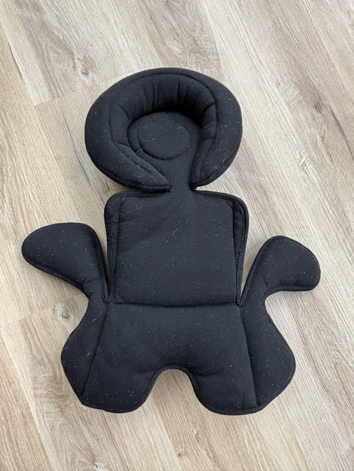 Réducteur siège auto bébé