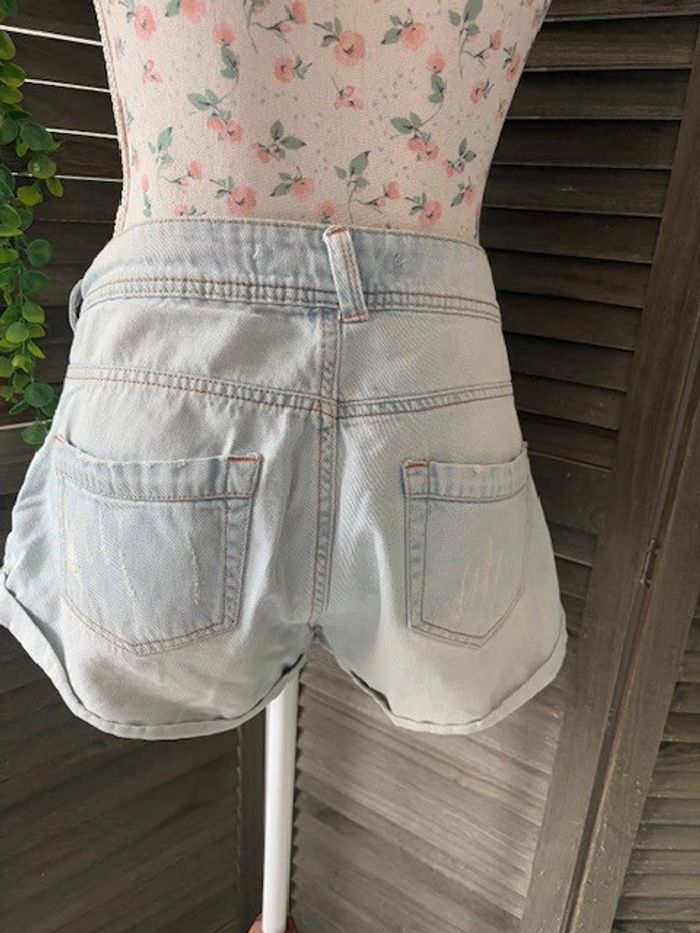 short Bershka bleu clair taille 42 - photo numéro 5