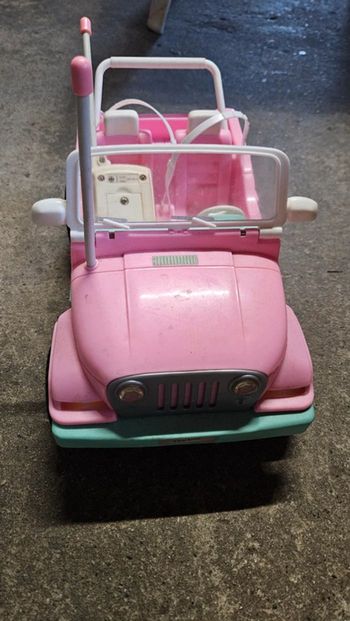 Voiture télécommandee Barbie