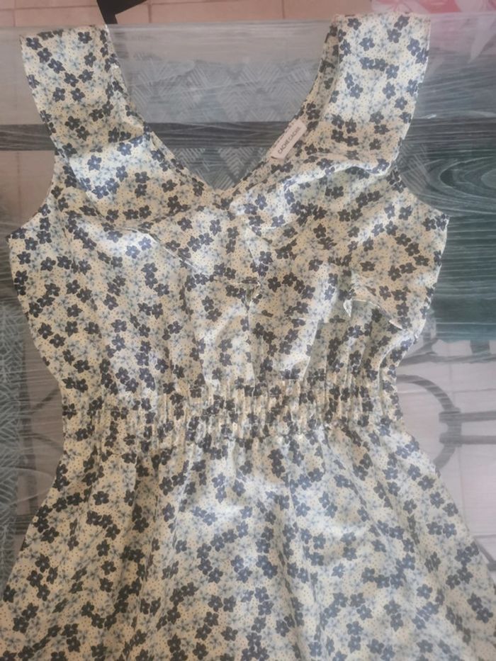 Robe fraîche avec ceinture elastiquée - photo numéro 3