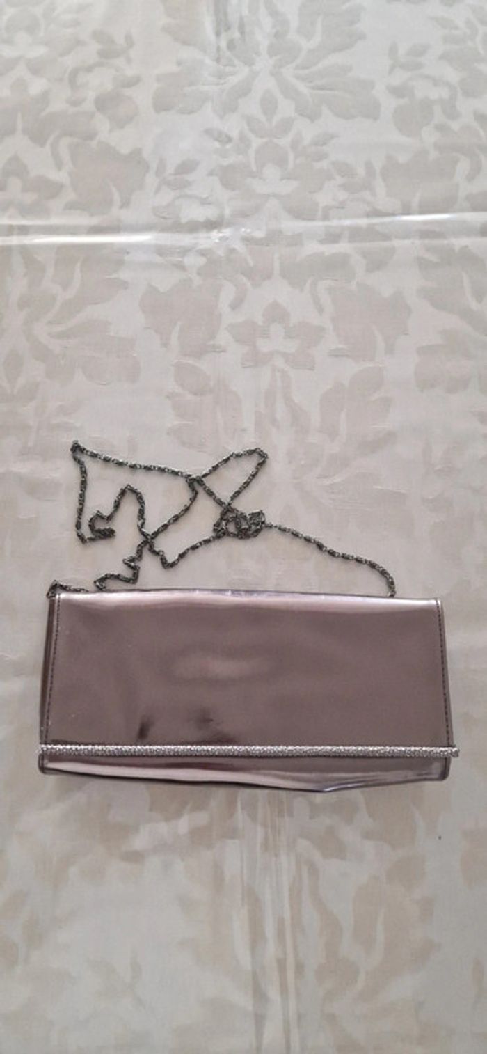 Pochette femme brillante
