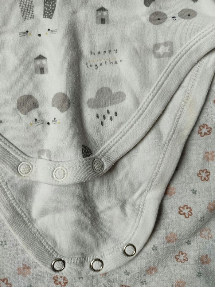 Lot de 2 bodies manches longues Baby Club - Taille 9 mois - Très bon état général - photo numéro 4