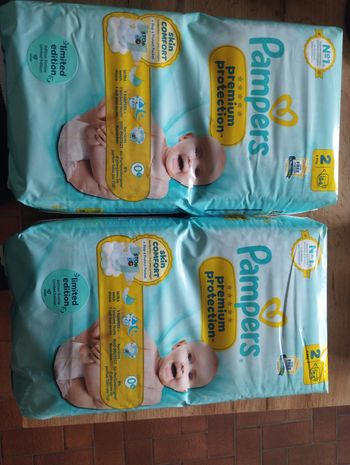 2 paquets Pampers taille 2