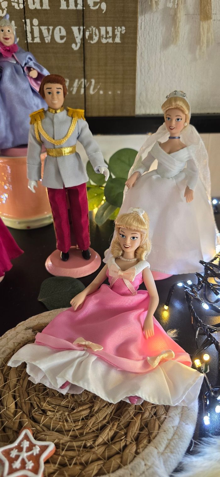 Lot de 6 magnifique poupée porcelaine Disney princesse cendrillon collection vintage ancien - photo numéro 4