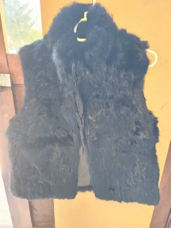veste sans manche en fausse fourrure