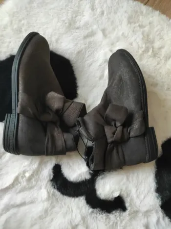 👢 Bottine  👢  Taille : 32 👢 Miss Liberto 👢  État : neuf 