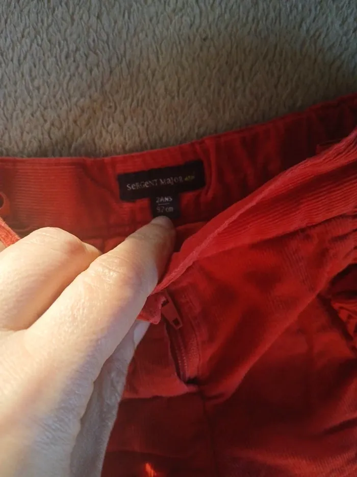 Short velours rouge - photo numéro 3