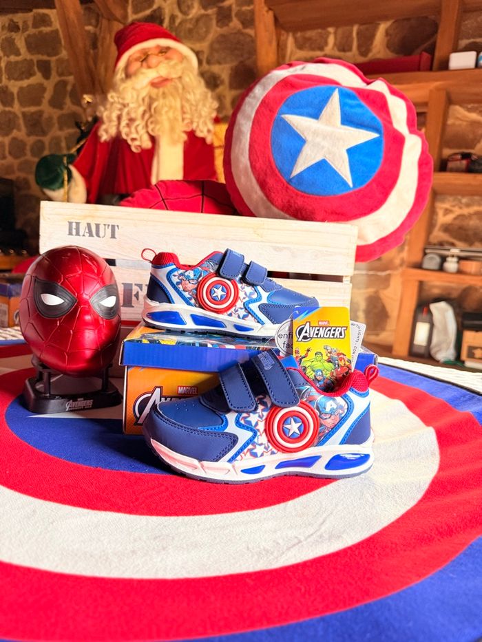 Chaussure lumineuse Marvel - photo numéro 3