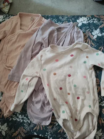Lot de 3 bodies manches longues H&M 74cm rose et violet