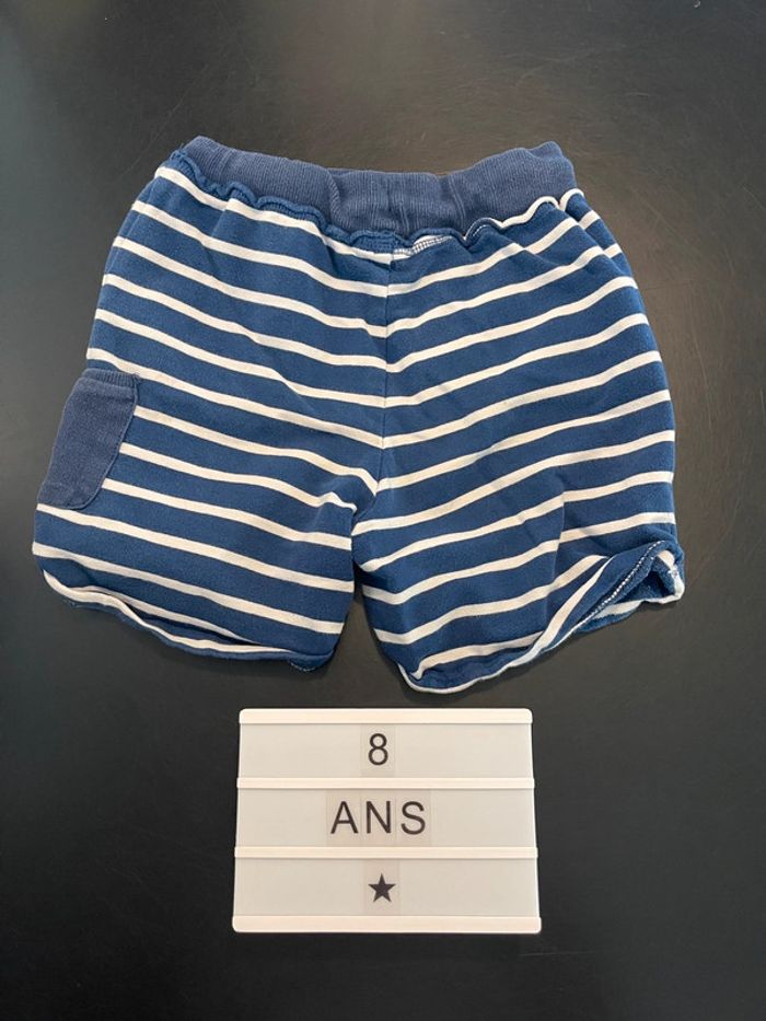 Short rayé 8 ans - photo numéro 2