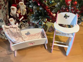 Ensemble mobilier pour poupée – Lit + Chaise haute – Marque Calinou