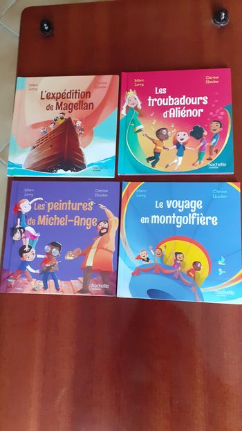 Lot de 4 livres pour enfant