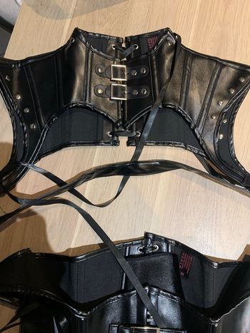 Corset gothique noir 