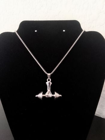 Chaîne + pendentif sportif