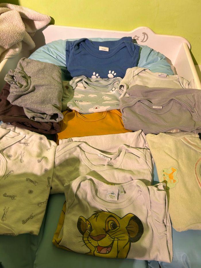 Lot de bodies manches longues 18 mois - photo numéro 2